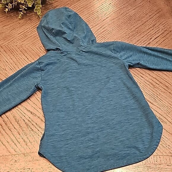 Teal hooded shirt quick-dri size 6-6X - Picture 8 of 10